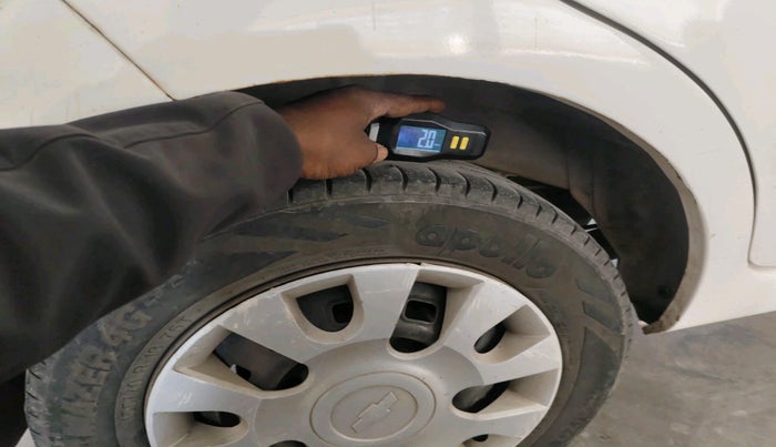 2011 Chevrolet Spark LS 1.0, Petrol, Manual, 75,326 km, tyre