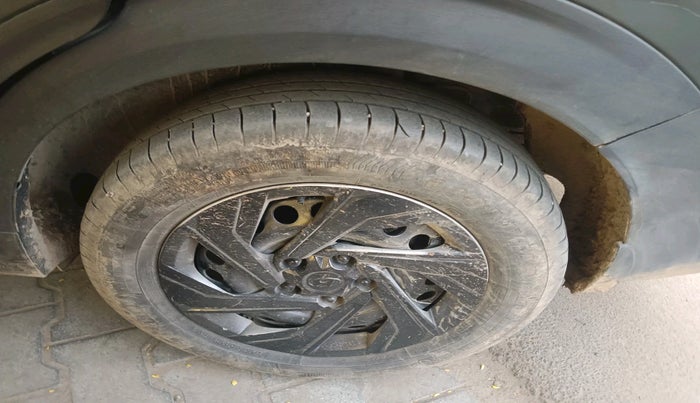 2024 KIA CARENS Gravity 1.5 Petrol MT, Petrol, Manual, 13,681 km, tyre