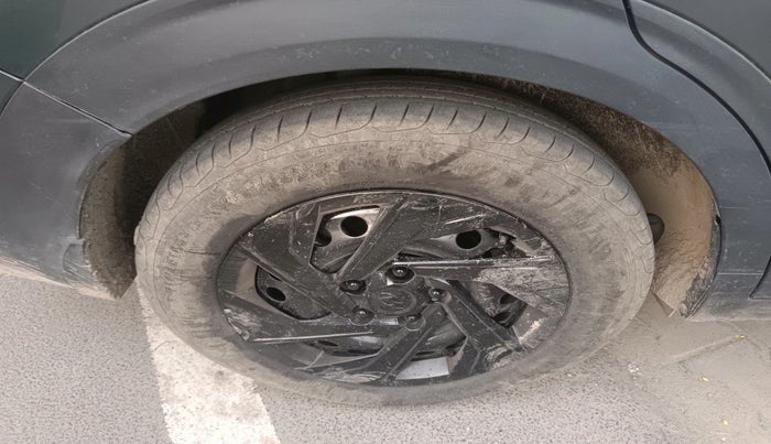 2024 KIA CARENS Gravity 1.5 Petrol MT, Petrol, Manual, 13,681 km, tyre