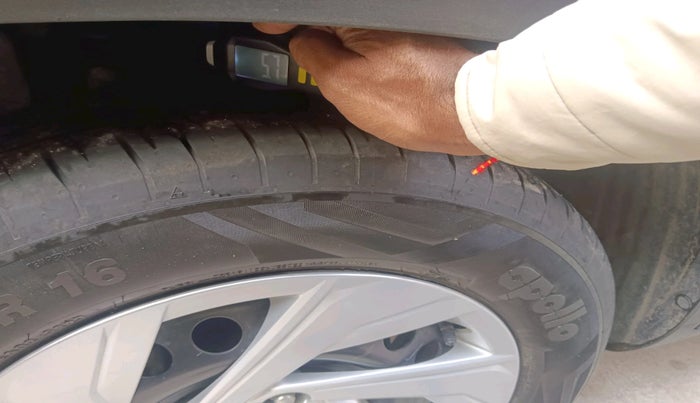 2024 Hyundai Creta EX 1.5 PETROL, Petrol, Manual, 25,365 km, tyre