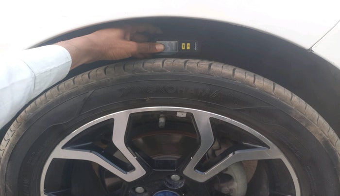 2018 Ford Ecosport TITANIUM 1.5L SIGNATURE EDITION (SUNROOF) DIESEL, Diesel, Manual, 1,07,911 km, tyre