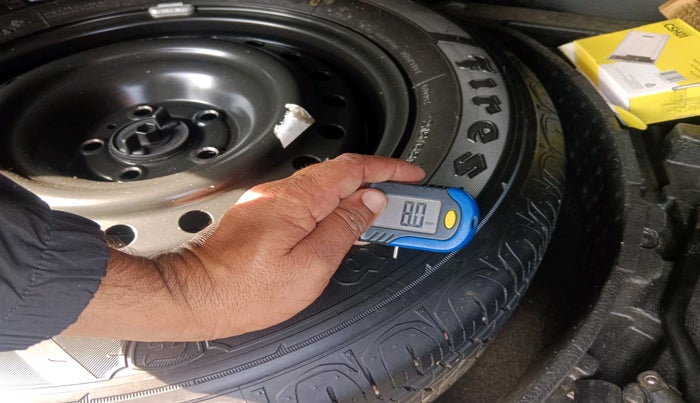 2018 Jeep Compass LIMITED (O) 2.0 DIESEL 4X4, Diesel, Manual, 1,43,672 km, tyre