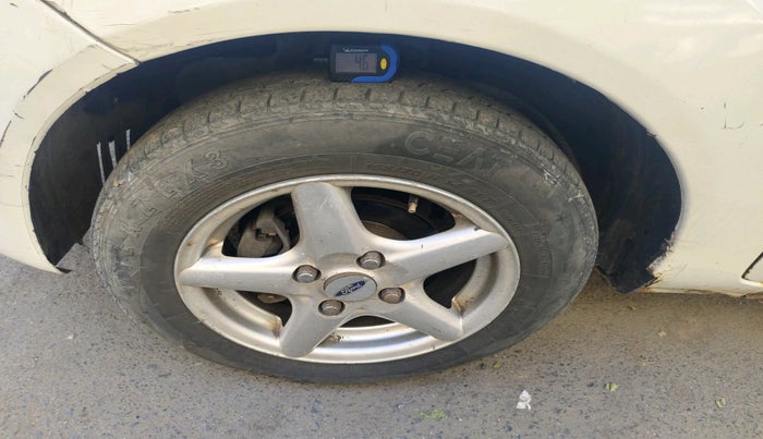 2012 Ford Figo ZXI 1.4 DIESEL, Diesel, Manual, 1,42,943 km, tyre