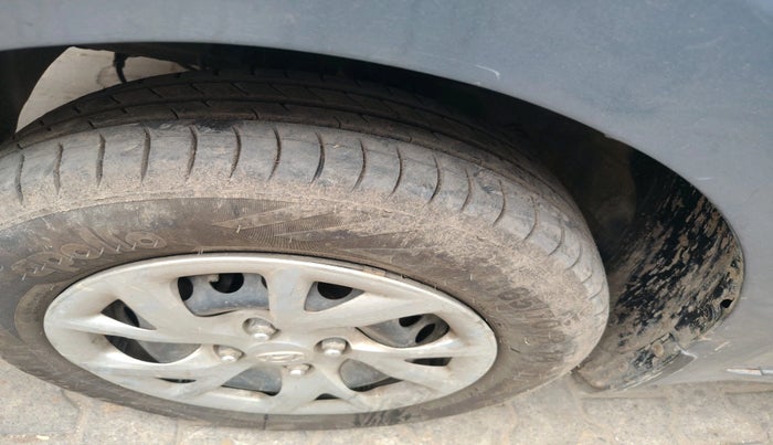 2017 Hyundai Grand i10 SPORTZ 1.2 KAPPA VTVT, CNG, Manual, 68,745 km, tyre