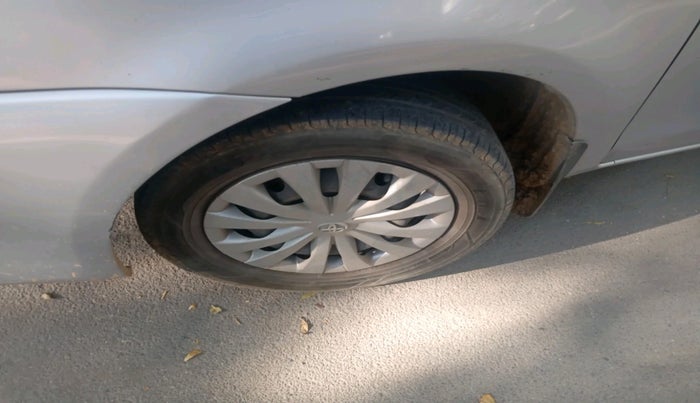 2013 Toyota Etios Liva G, Petrol, Manual, 94,096 km, tyre