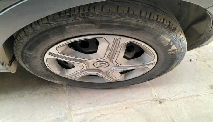 2020 Tata NEXON XMA SUNROOF DIESEL, Diesel, Automatic, 49,276 km, tyre