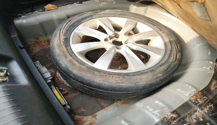 2012 Hyundai Verna FLUIDIC 1.6 VTVT SX, Petrol, Manual, 1,32,580 km, tyre