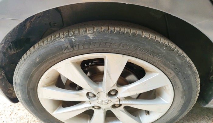 2012 Hyundai Verna FLUIDIC 1.6 VTVT SX, Petrol, Manual, 1,32,580 km, tyre