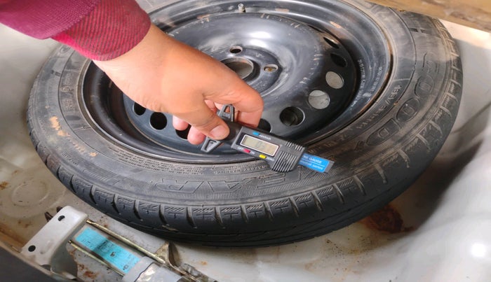 2015 Hyundai Grand i10 SPORTZ 1.2 KAPPA VTVT, Petrol, Manual, 1,00,376 km, tyre