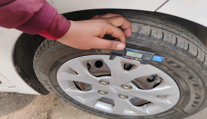 2015 Hyundai Grand i10 SPORTZ 1.2 KAPPA VTVT, Petrol, Manual, 1,00,376 km, tyre