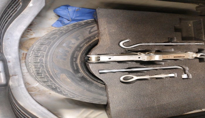 2015 Honda Jazz 1.2L I-VTEC V AT, Petrol, Automatic, 58,388 km, tyre