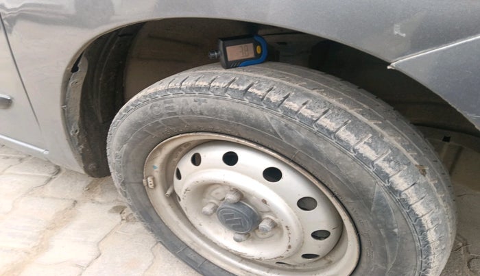 2014 Maruti Wagon R 1.0 LXI CNG, Petrol, Manual, 2,28,770 km, tyre