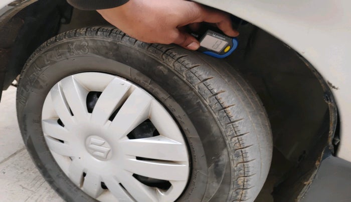 2015 Maruti Alto 800 LXI, Petrol, Manual, 1,43,709 km, tyre