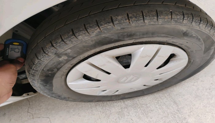 2015 Maruti Alto 800 LXI, Petrol, Manual, 1,43,709 km, tyre