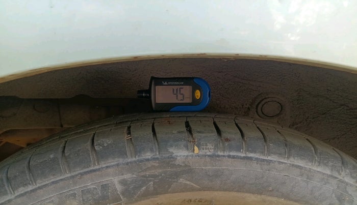 2004 Hyundai Santro Xing XP, Petrol, Manual, 1,19,864 km, tyre