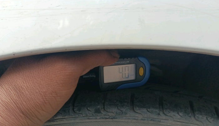 2011 Hyundai i10 MAGNA 1.2, Petrol, Manual, 1,50,118 km, tyre