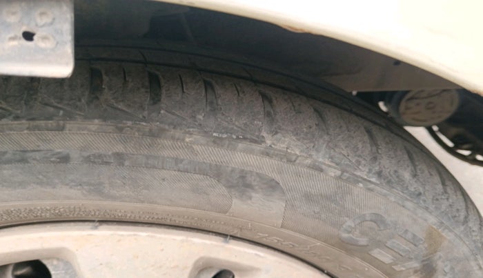 2011 Hyundai i10 MAGNA 1.2, Petrol, Manual, 1,50,118 km, tyre