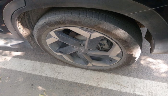 2021 Hyundai ALCAZAR 2.0 SIGNATURE (O) AT 6STR, Petrol, Automatic, 46,715 km, tyre