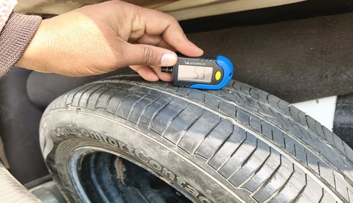 2011 Hyundai i20 MAGNA 1.2, Petrol, Manual, 1,04,340 km, tyre