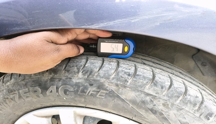 2011 Hyundai i20 MAGNA 1.2, Petrol, Manual, 1,04,340 km, tyre