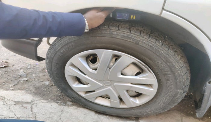 2017 Maruti Eeco 5 STR WITH A/C+HTR, Petrol, Manual, 91,356 km, tyre