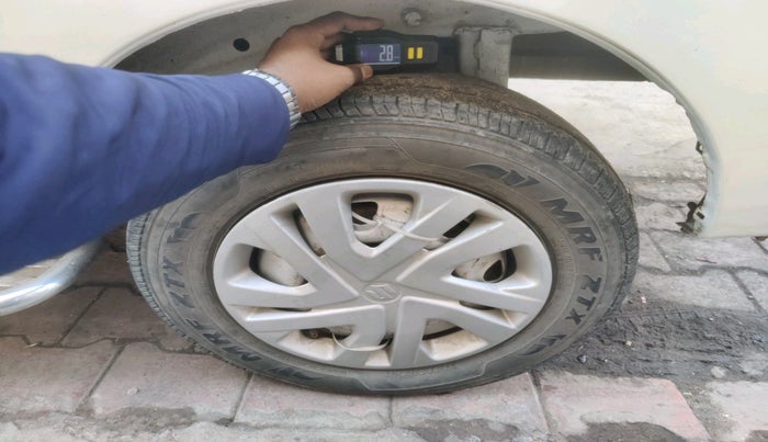 2017 Maruti Eeco 5 STR WITH A/C+HTR, Petrol, Manual, 91,356 km, tyre