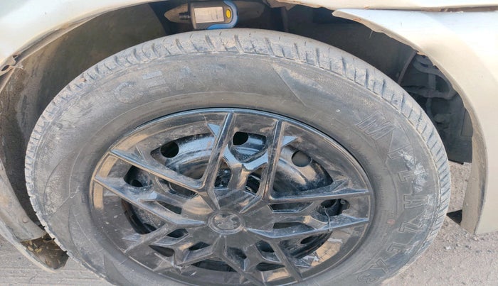 2014 Mahindra Verito 1.5 D4, Diesel, Manual, 2,45,397 km, tyre