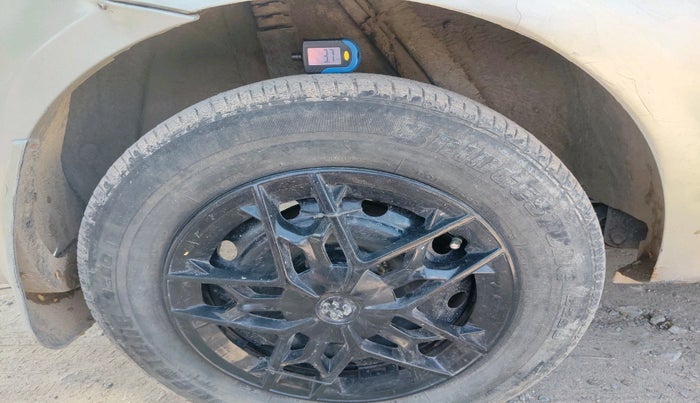 2014 Mahindra Verito 1.5 D4, Diesel, Manual, 2,45,397 km, tyre