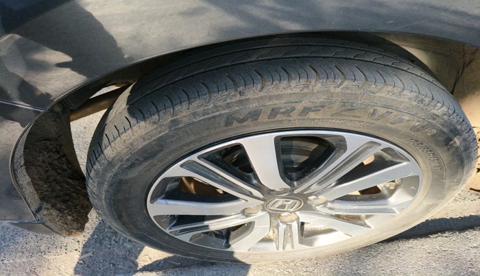 2024 Honda Amaze 1.2L I-VTEC VX, Petrol, Manual, 23,633 km, tyre