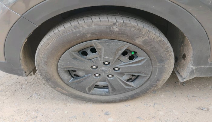 2018 Hyundai Creta E PLUS 1.6 PETROL, Petrol, Manual, 40,070 km, tyre