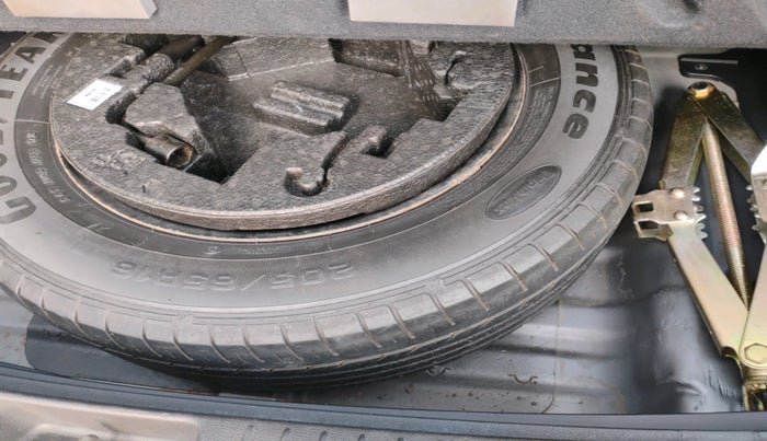 2018 Hyundai Creta E PLUS 1.6 PETROL, Petrol, Manual, 40,070 km, tyre