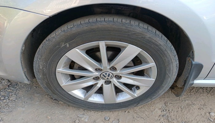 2016 Volkswagen Polo HIGHLINE1.5L, Diesel, Manual, 88,540 km, tyre