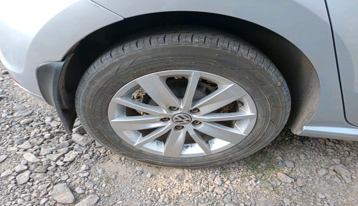 2016 Volkswagen Polo HIGHLINE1.5L, Diesel, Manual, 88,540 km, tyre