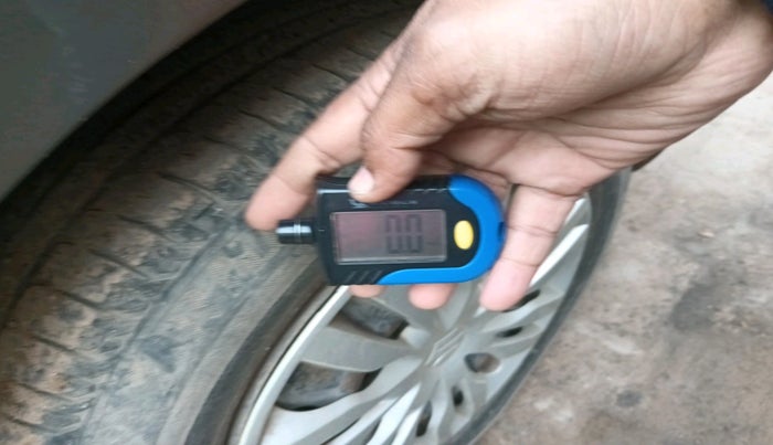 2019 Maruti Dzire VXI, Petrol, Manual, 49,369 km, tyre