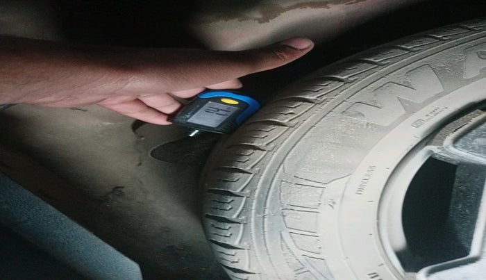 2017 Maruti Vitara Brezza VDI (O), Diesel, Manual, 1,37,952 km, tyre