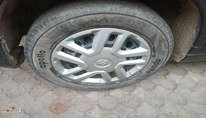 2017 Maruti Vitara Brezza VDI (O), Diesel, Manual, 1,37,952 km, tyre