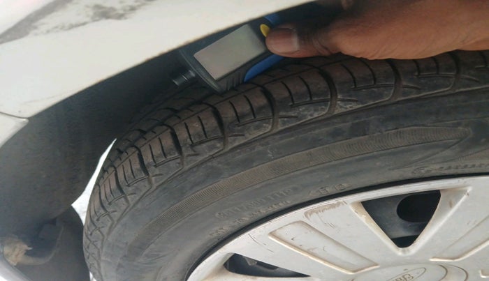 2011 Ford Figo ZXI 1.2 PETROL, Petrol, Manual, 1,05,624 km, tyre