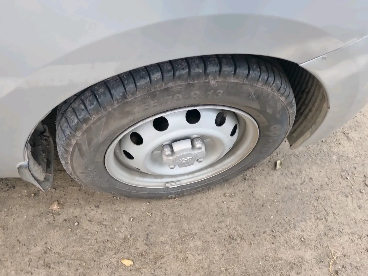 2018 Hyundai Eon ERA +, Petrol, Manual, 44,097 km, tyre