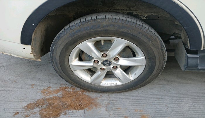 2015 Mahindra Xylo D4, Diesel, Manual, 2,51,184 km, tyre