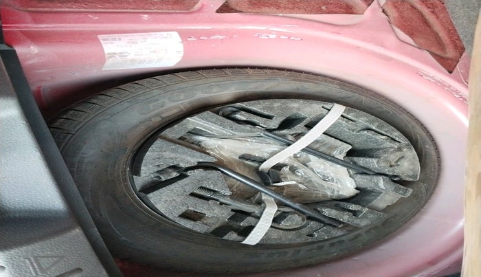 2019 Volkswagen Polo COMFORTLINE 1.0L MPI, Petrol, Manual, 48,119 km, tyre