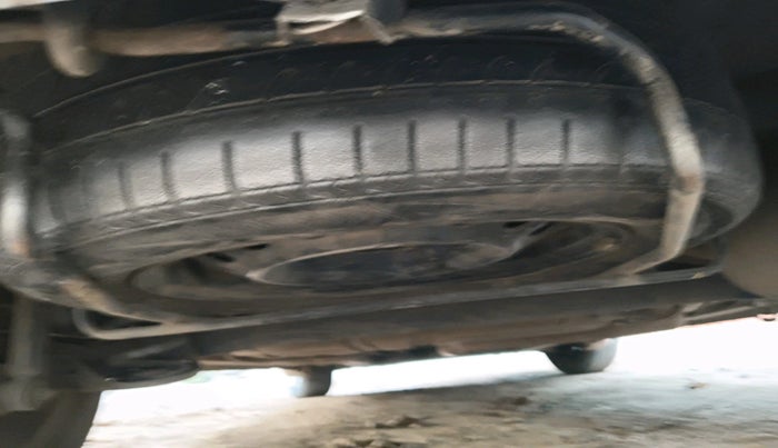 2016 Maruti Ertiga VXI CNG, Petrol, Manual, 76,502 km, tyre