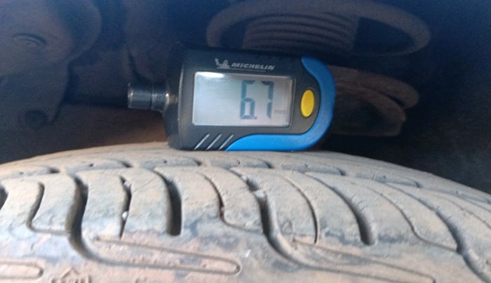 2017 Hyundai Eon 1.0 MAGNA + (O), Petrol, Manual, 64,172 km, tyre