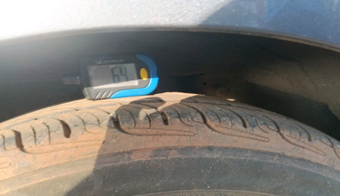 2017 Hyundai Eon 1.0 MAGNA + (O), Petrol, Manual, 64,172 km, tyre