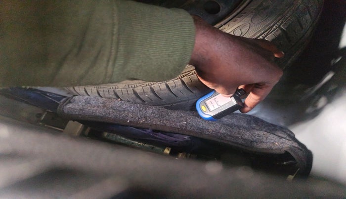 2016 Hyundai Grand i10 MAGNA AT 1.2 KAPPA VTVT, Petrol, Automatic, 32,380 km, tyre