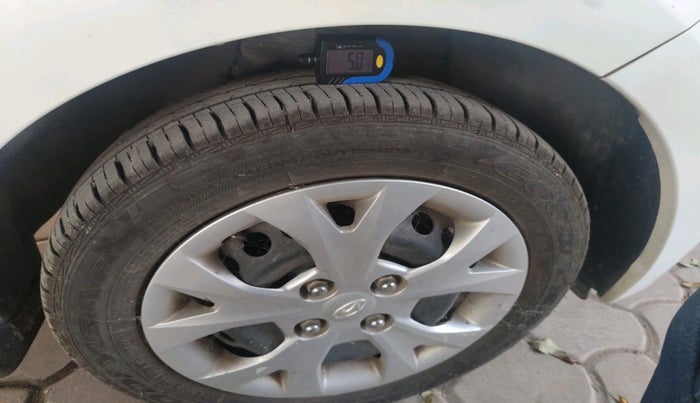 2016 Hyundai Grand i10 MAGNA AT 1.2 KAPPA VTVT, Petrol, Automatic, 32,380 km, tyre