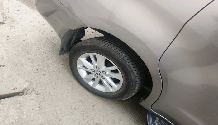 2016 Toyota Innova Crysta 2.8 GX AT 7 STR, Diesel, Automatic, 88,323 km, tyre