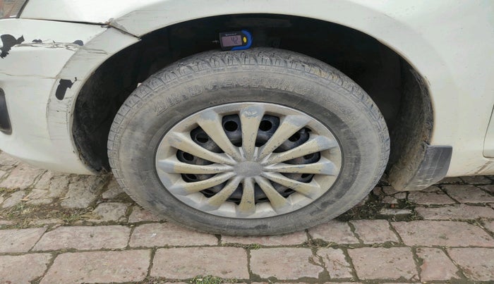 2015 Maruti Swift Dzire VXI, Petrol, Manual, 36,003 km, tyre