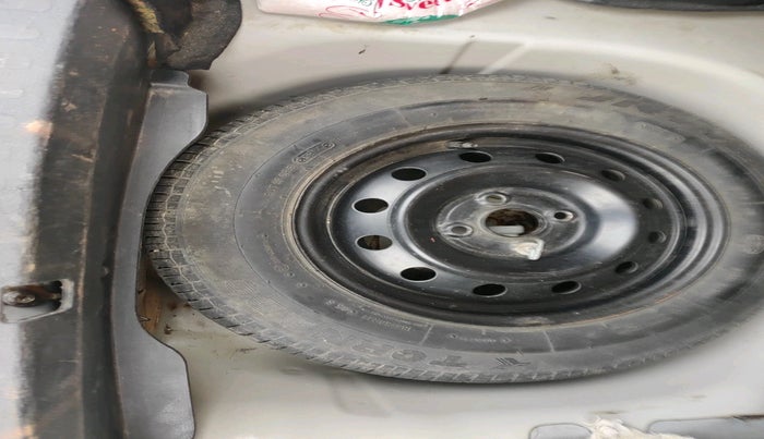 2015 Maruti Swift Dzire VXI, Petrol, Manual, 36,003 km, tyre