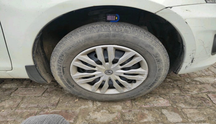 2015 Maruti Swift Dzire VXI, Petrol, Manual, 36,003 km, tyre