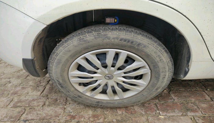 2015 Maruti Swift Dzire VXI, Petrol, Manual, 36,003 km, tyre